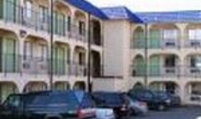Skyway Inn Hotel Exterior