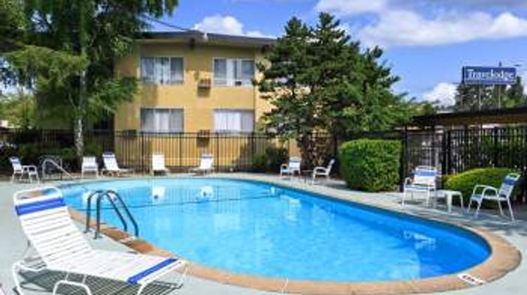 Travelodge Seattle University Pool