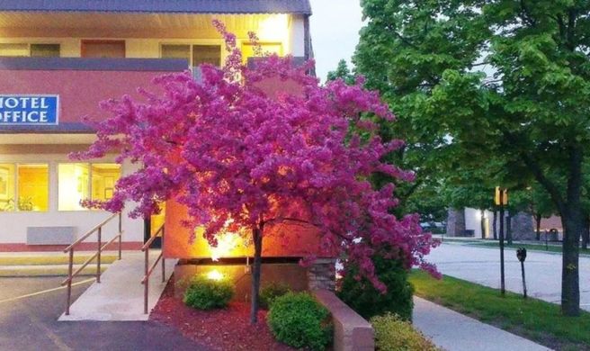 Fountain Park Motel Exterior