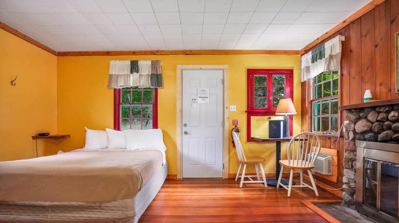<b>Birchcliff Resort Room</b>