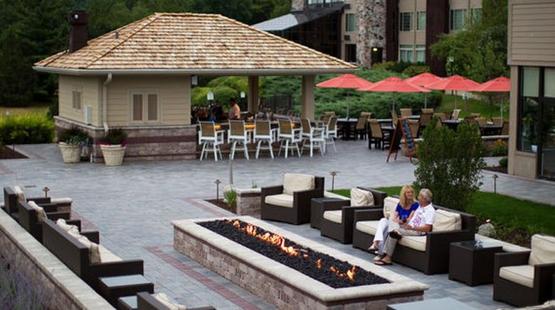 <b>The Ridge Lake Geneva Bar/Lounge</b>