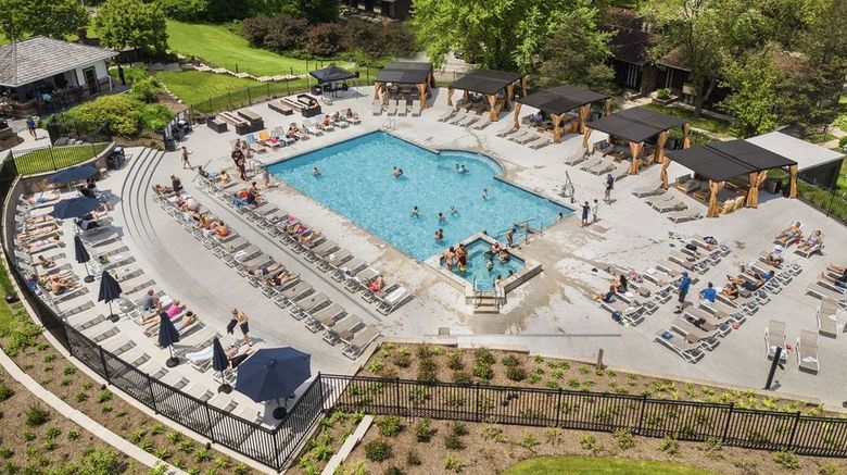<b>The Ridge Lake Geneva Pool</b>