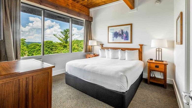 <b>The Ridge Lake Geneva Suite</b>