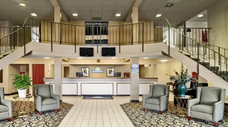 <b>Days Inn La Crosse Conference Center Lobby</b>