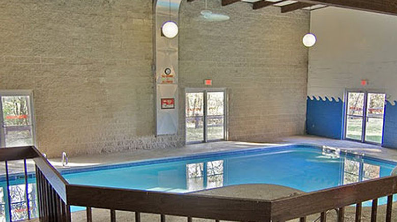 <b>Voyageur Inn & Conference Center Pool</b>