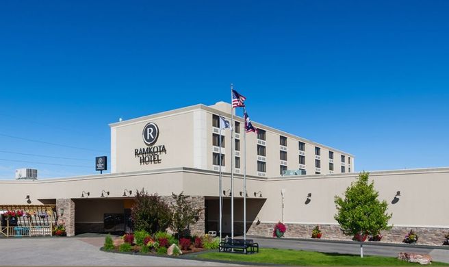 Ramkota Hotel & Conference Center Exterior