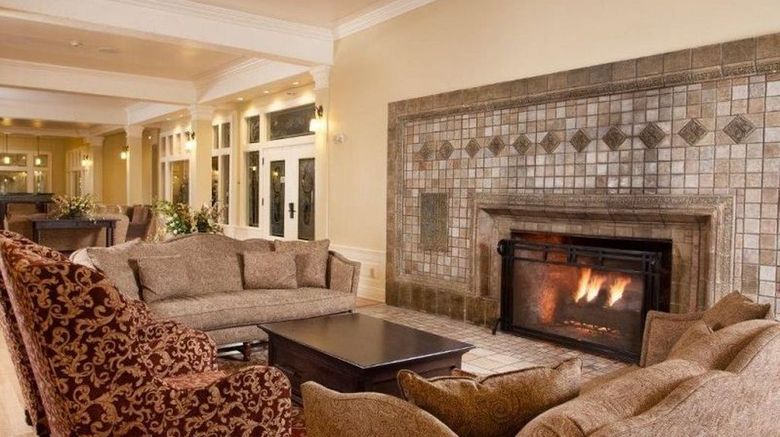 <b>Lake Yellowstone Hotel & Cabins Lobby</b>