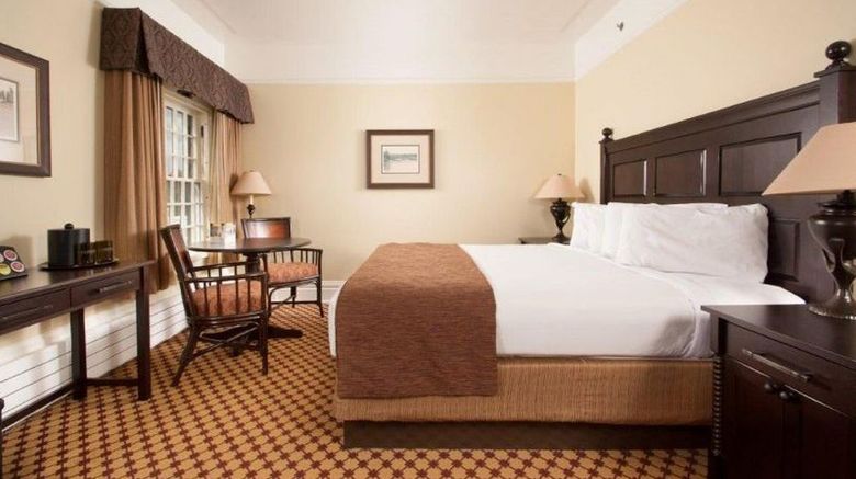 <b>Lake Yellowstone Hotel & Cabins Room</b>