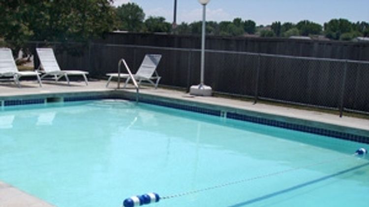 National 9 Gillette Pool