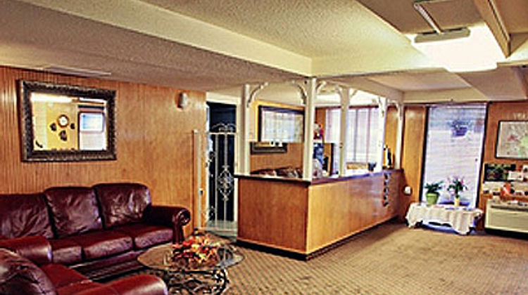 National 9 Inn-Showboat Lobby