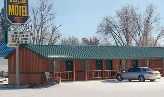 Western Motel Ranchester Exterior