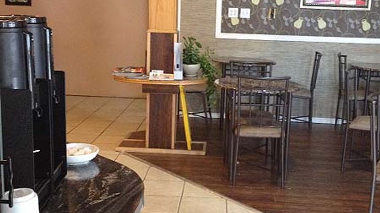 Magnuson Hotel Creston Lobby