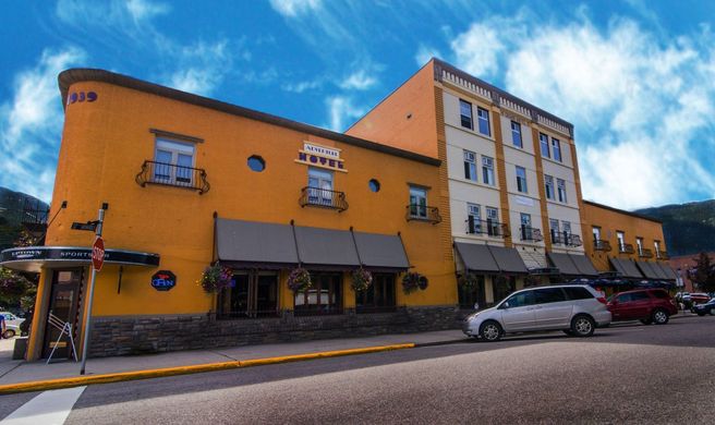 The Adventure Hotel Exterior