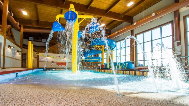 <b>Elkhorn Resort, Spa & Conference Centre Pool</b>