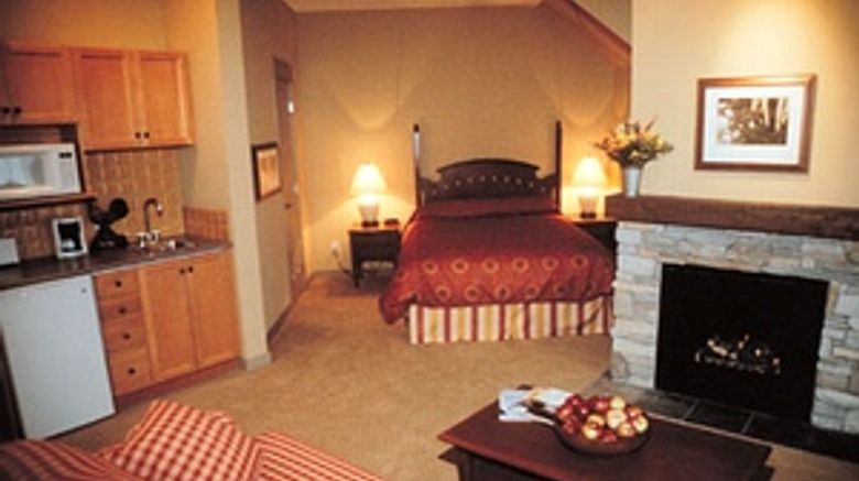 <b>Blue Mountain Resort Room</b> <b>Blue Mountain Resort Room</b>