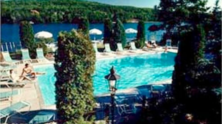 <b>Deerhurst Resort Pool</b>