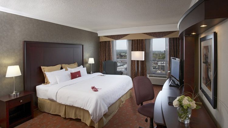 Hamilton Plaza Hotel & Conference Center Room