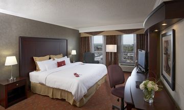 Hamilton Plaza Hotel & Conference Center
