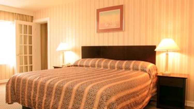 Econo Lodge Room