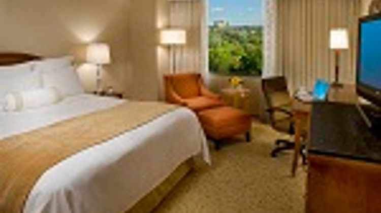 Toronto Airport Marriott Hotel Room