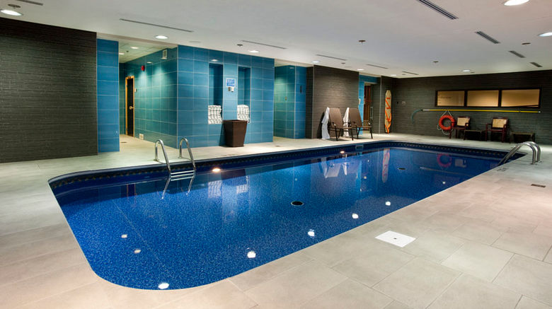 <b>Hotel Chateau Laurier Quebec Pool</b>