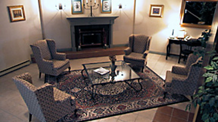 Travelodge Hotel Montreal Airport Lobby