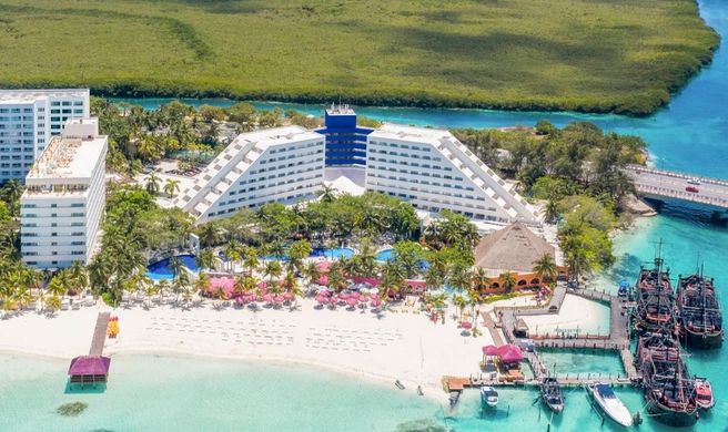 Grand Oasis Palm Exterior