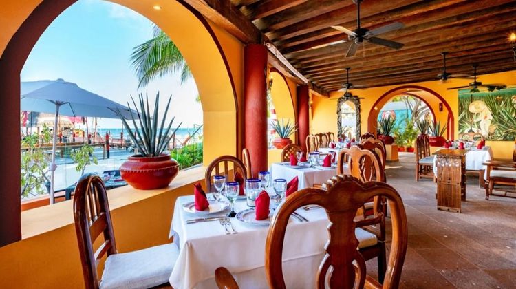 Grand Oasis Palm Restaurant