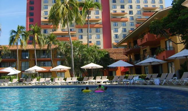 Holiday Inn Resort Ixtapa Exterior