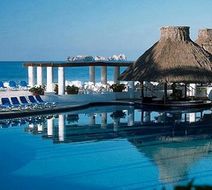Holiday Inn Resort Ixtapa Pool