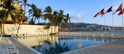 Elcano Hotel Pool