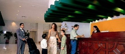 Hotel Mision Guadalajara Carlton Lobby