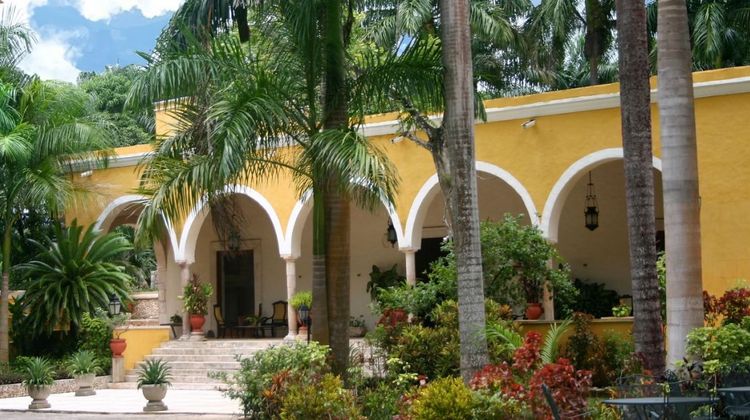 Hacienda Chichen Resort Exterior