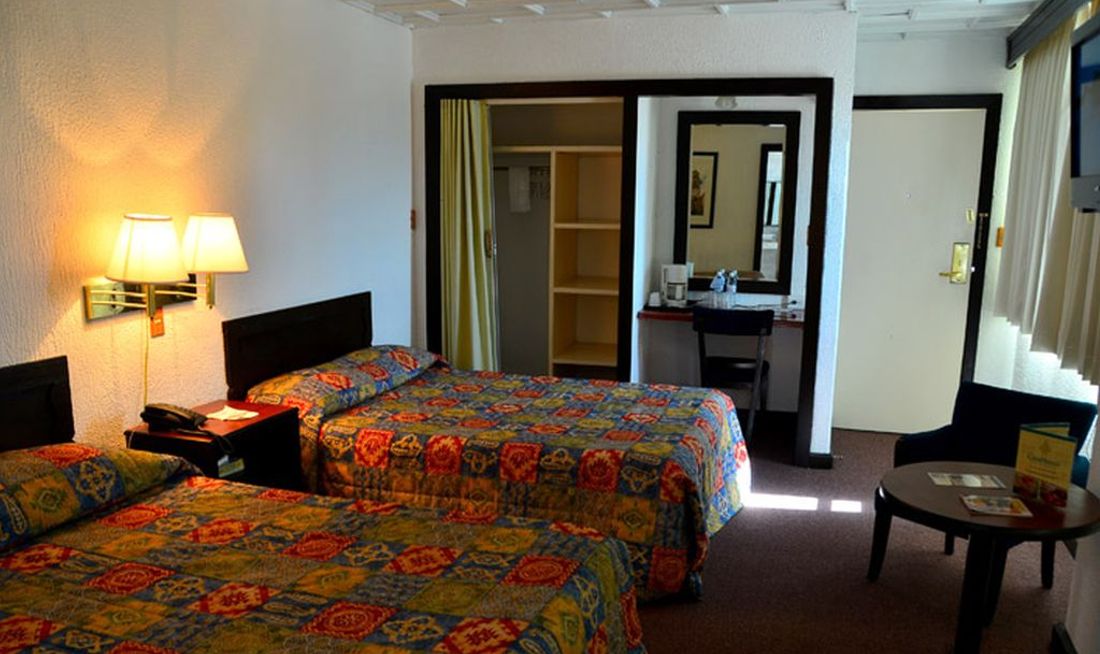 Hotel Casablanca Room