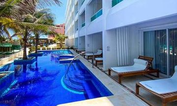 Flamingo Cancun Resort