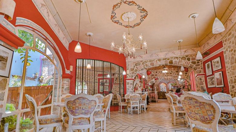 <b>La Nueva Posada Restaurant</b>