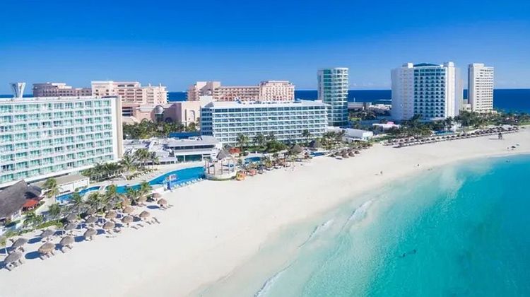 Krystal Cancun Exterior