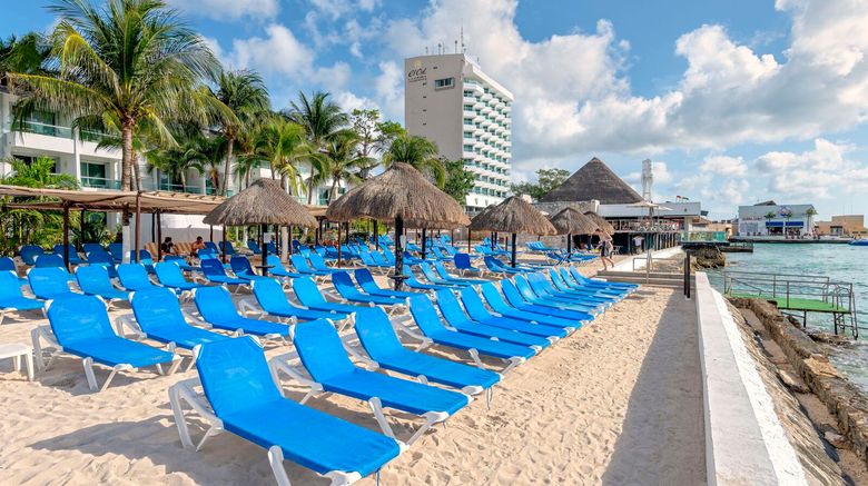 <b>El Cid La Ceiba Beach Hotel Beach</b>