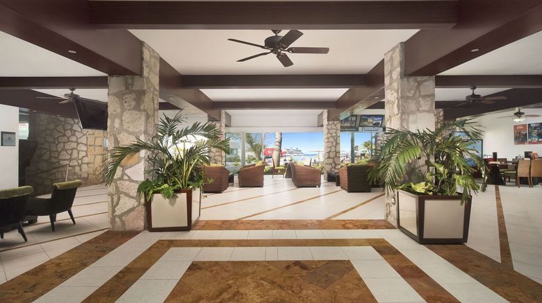 <b>El Cid La Ceiba Beach Hotel Lobby</b>