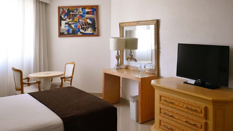 <b>Laffayette Hotel Room</b>