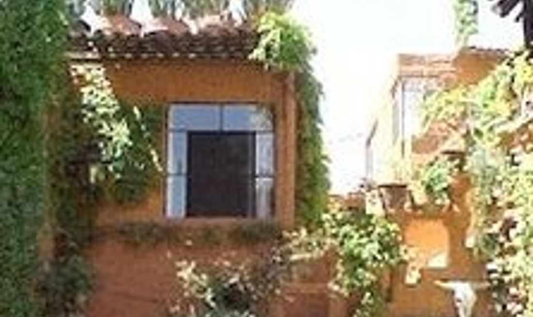 Mansion del Bosque Exterior