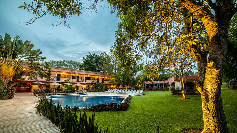 Hotel Chichen Itza Exterior