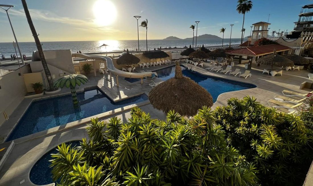 Hotel Sands Arenas Exterior
