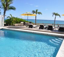 Runaway Hill Inn Pool