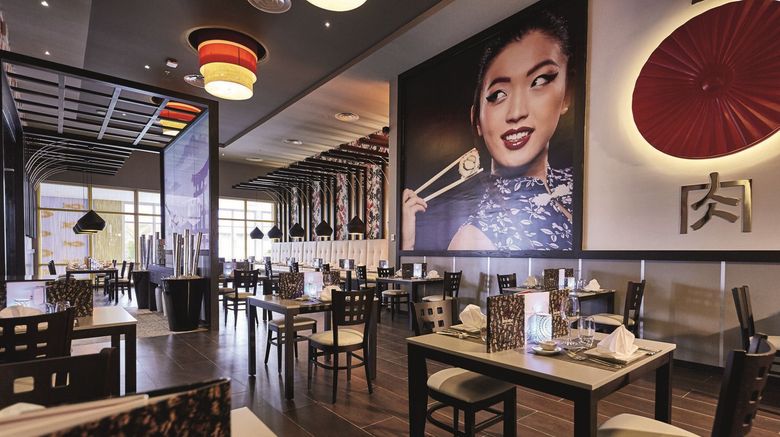 <b>Riu Palace Paradise Island Restaurant</b> <b>Riu Palace Paradise Island Restaurant</b>