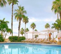 The Fairmont Southampton Pool