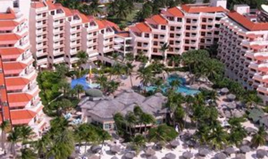 Playa Linda Beach Resort Exterior