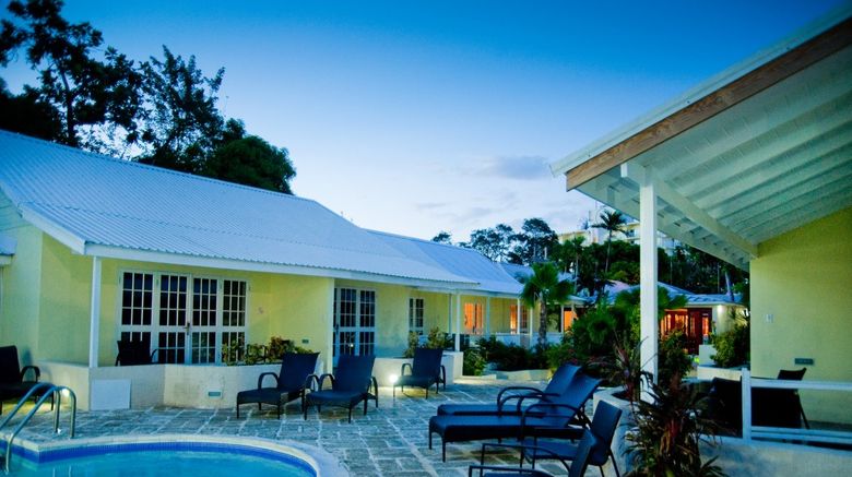 <b>Island Inn Hotel Pool</b>