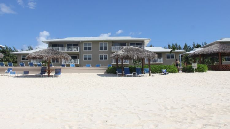 Christopher Columbus Condominiums Exterior