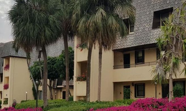 The Islands Club Exterior